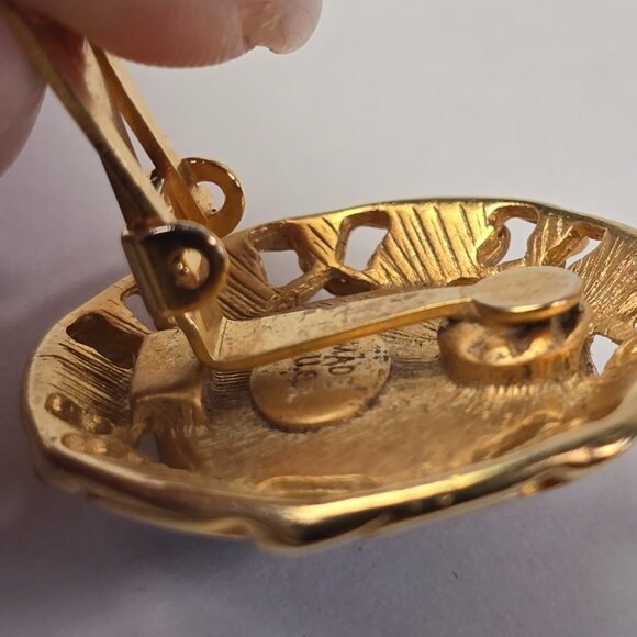 Vintage Blue Enamel Gold Tone Clip On Earrings Made in USA Retro Glam Jewelry - Picture 10 of 13